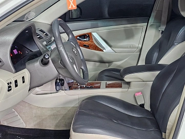 Toyota Camry, 2010г, передний привод, автомат