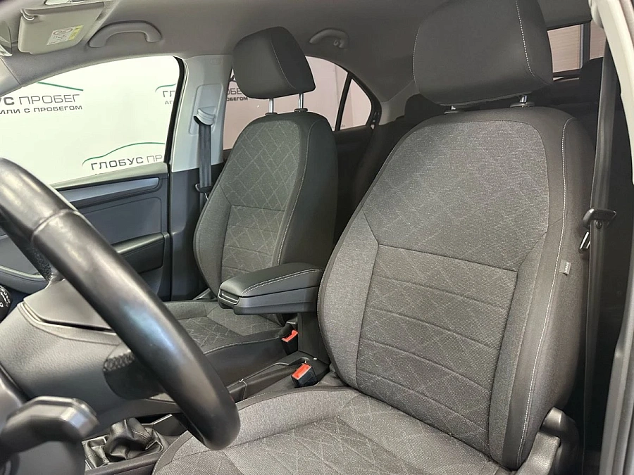 Volkswagen Polo, 2021г., передний привод, механика