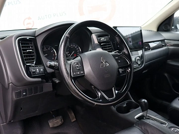 Mitsubishi Outlander, 2015г, полный привод, вариатор