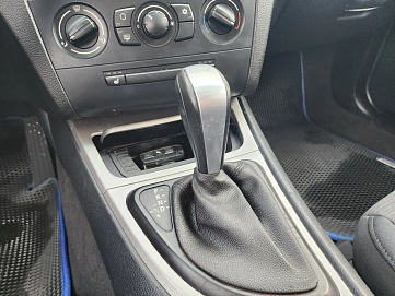 BMW 1 серии, 2010г, задний привод, автомат