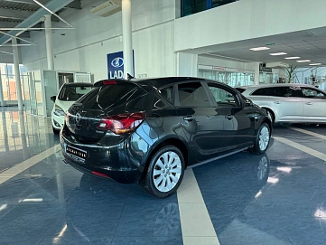 Opel Astra, 2012г, передний привод, автомат