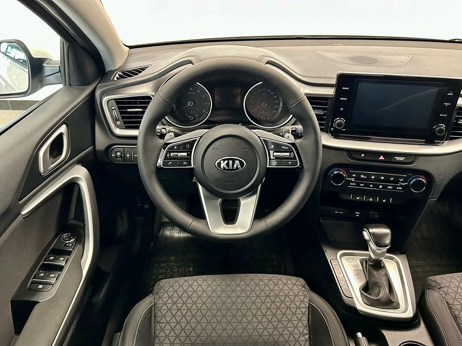 Kia Ceed, 2020г., передний привод, автомат