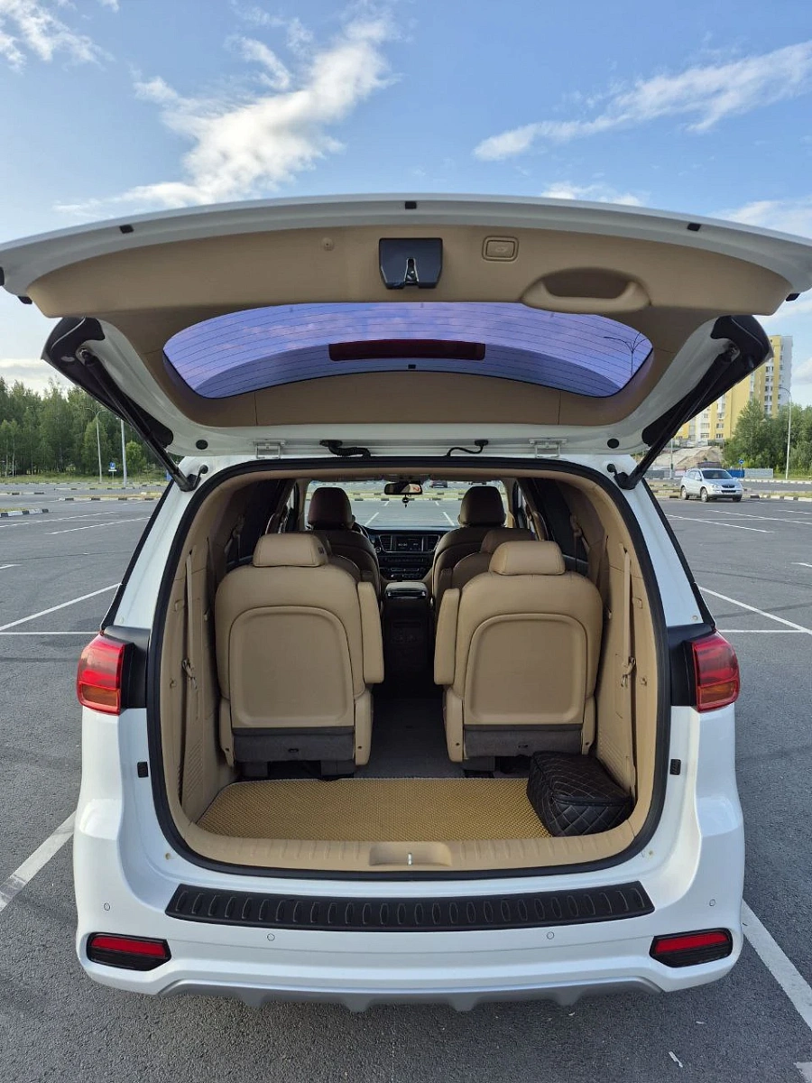 Kia Carnival, 2019г., передний привод, автомат