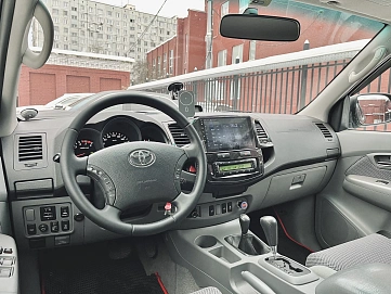 Toyota Hilux, 2010г, полный привод, автомат