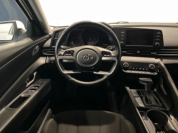 Hyundai Elantra, 2021г, передний привод, автомат