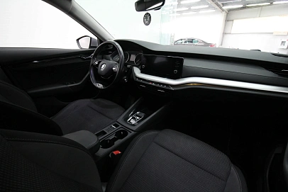 Skoda Octavia, 2021г, передний привод, автомат