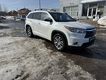 Toyota Highlander, 2014г, полный привод, автомат