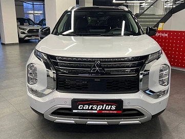 Mitsubishi Outlander, 2023г, передний привод, вариатор