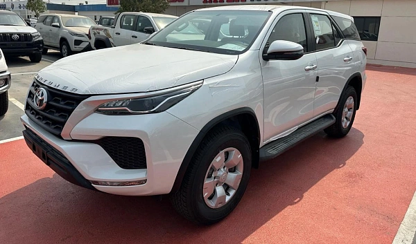 Toyota Fortuner, 2024г., полный привод, автомат