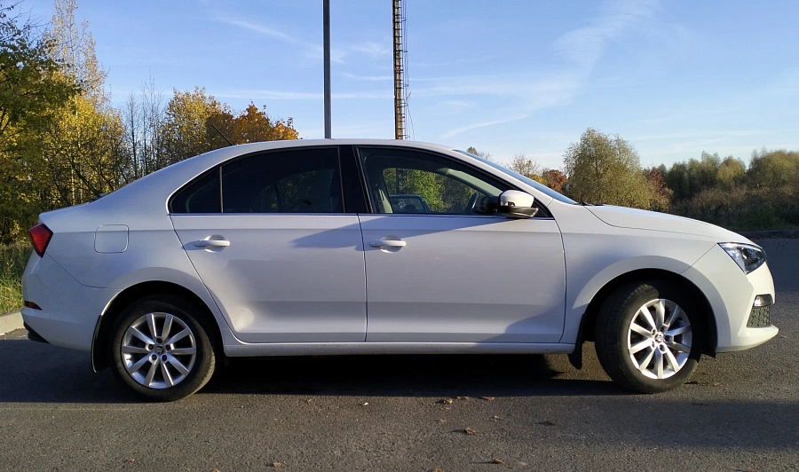 Skoda Rapid, 2021г., передний привод, робот