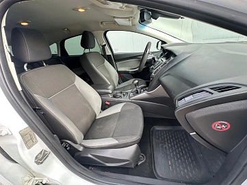Ford Focus, 2013г, передний привод, механика