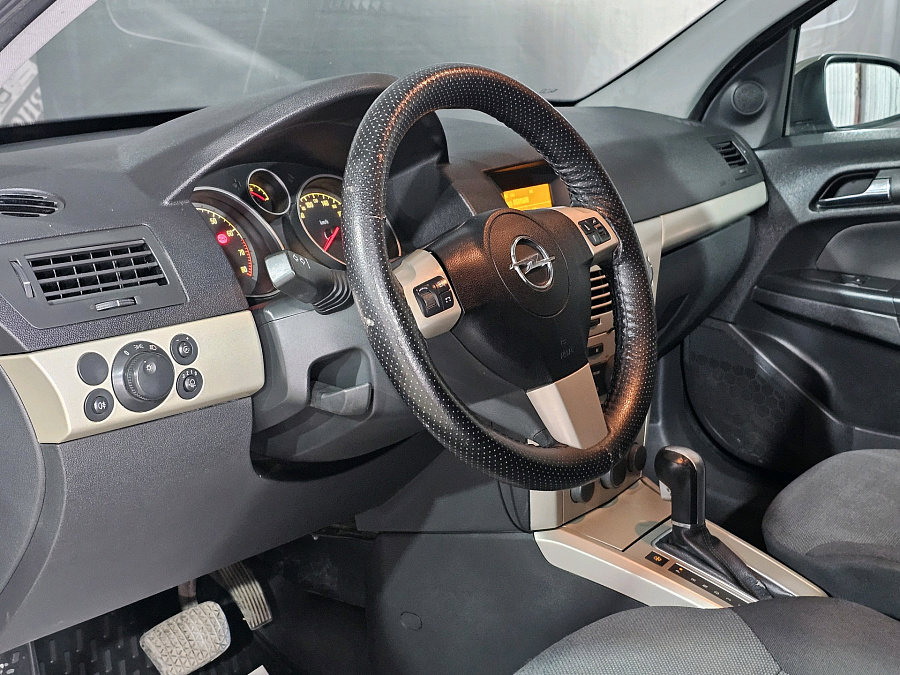 Opel Astra, 2007г., передний привод, автомат