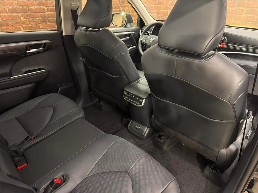 Toyota Highlander, 2025г., полный привод, автомат