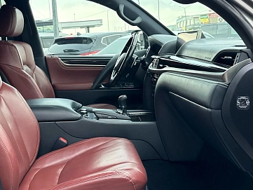 Lexus LX, 2017г, полный привод, автомат