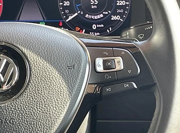 Volkswagen Golf, 2018г, передний привод, робот