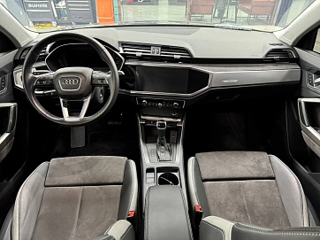 Audi Q3, 2022г, передний привод, робот