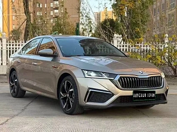 Skoda Octavia, 2021г, передний привод, робот