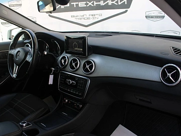 Mercedes-Benz , 2015г., полный привод, робот