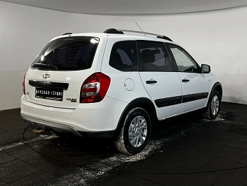 Lada (ВАЗ) , 2015г., передний привод, механика