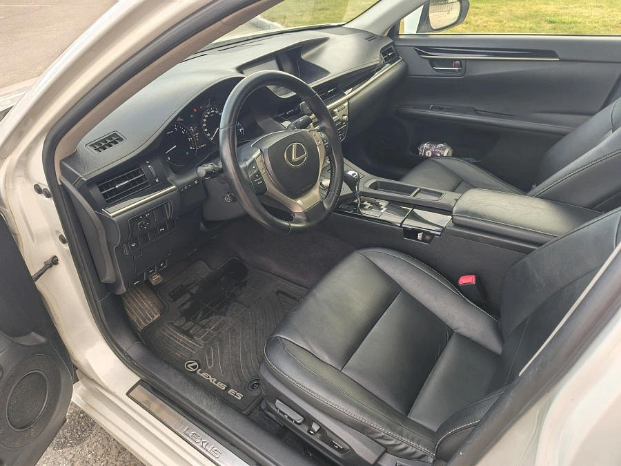 Lexus ES, 2013г., передний привод, автомат