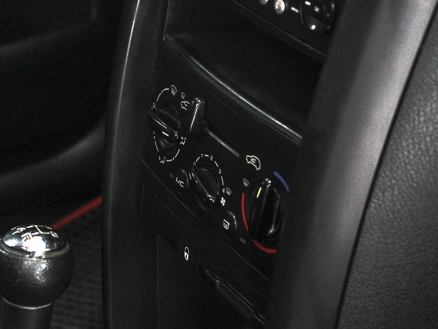 Peugeot 207, 2007г., передний привод, механика