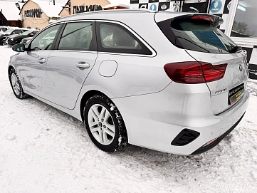 Kia Ceed, 2020г, передний привод, робот