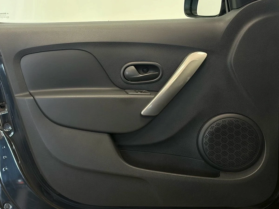 Renault Sandero, 2017г., передний привод, автомат