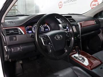Toyota Camry, 2014г, передний привод, автомат