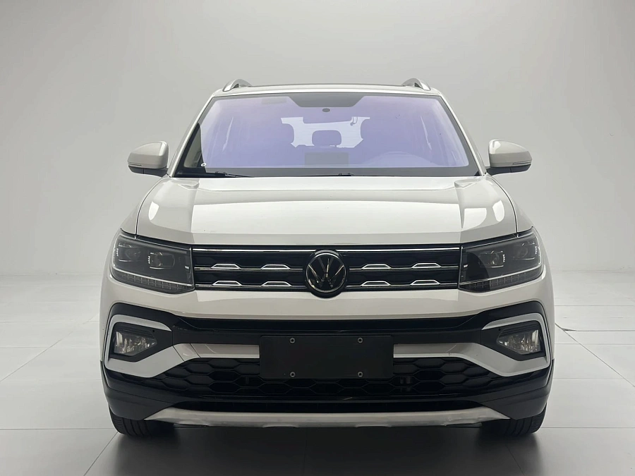 Volkswagen T-Cross, 2022г., передний привод, автомат