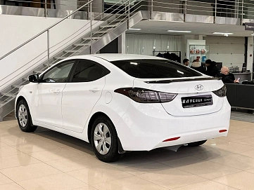 Hyundai Elantra, 2013г, передний привод, автомат