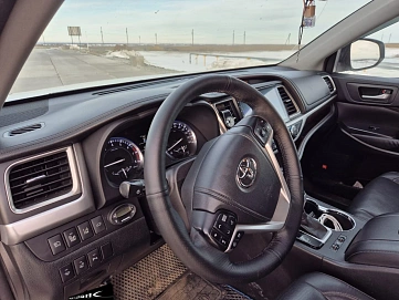 Toyota Highlander, 2014г, полный привод, автомат