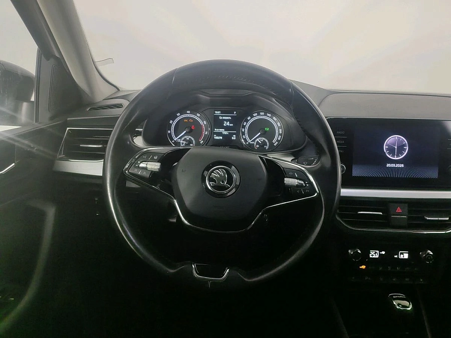 Skoda Rapid, 2021г., передний привод, робот