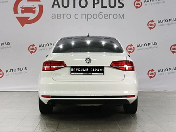 Volkswagen Jetta, 2015г, передний привод, автомат