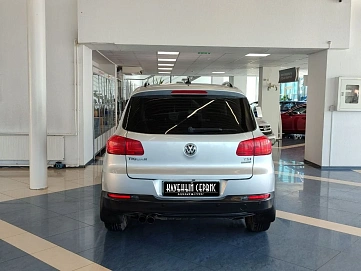 Volkswagen Tiguan, 2012г, передний привод, механика