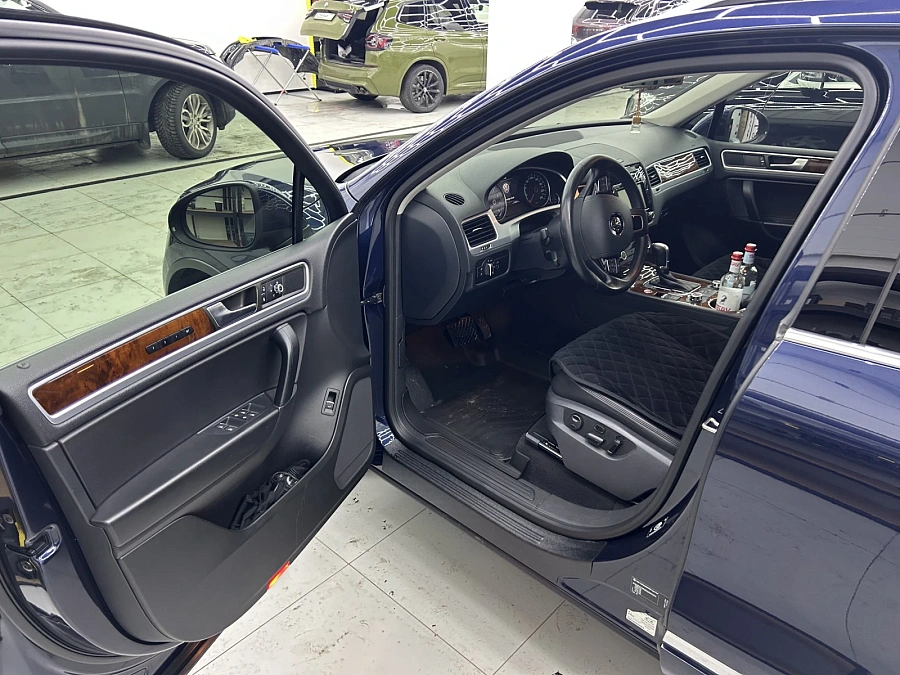 Volkswagen Touareg, 2013г., полный привод, автомат