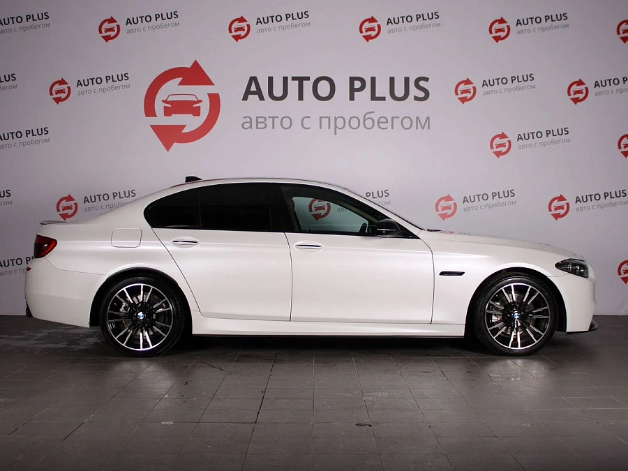 BMW 5 серии, 2015г., задний привод, автомат