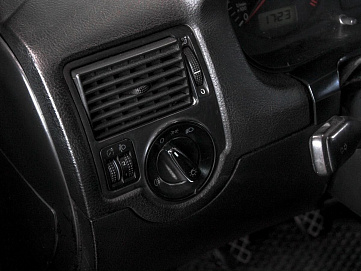 Volkswagen Golf, 1998г, передний привод, механика