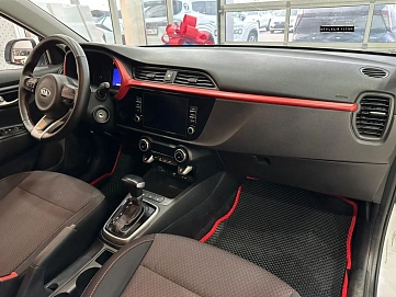 Kia , 2021г., передний привод, автомат