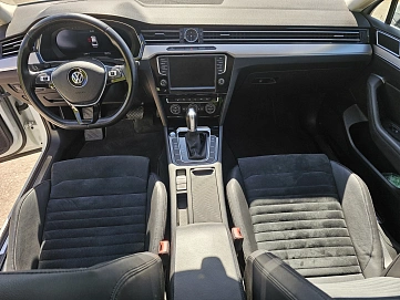 Volkswagen Passat, 2016г, передний привод, робот
