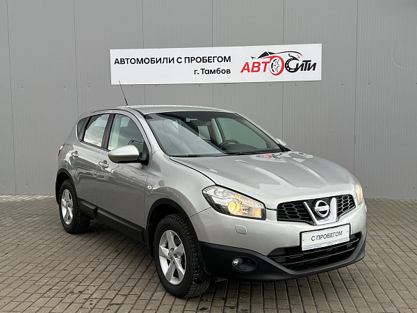 Nissan Qashqai, 2010г., передний привод, вариатор
