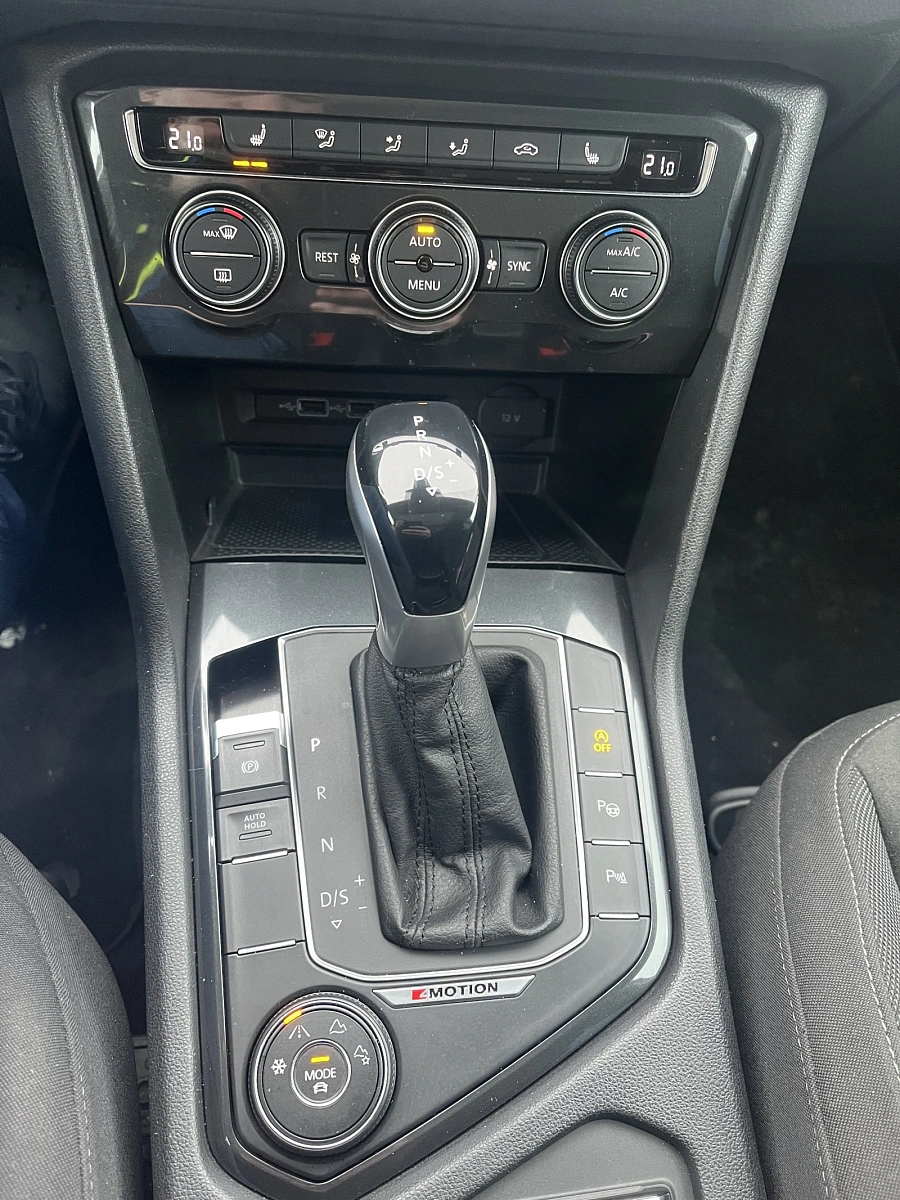 Volkswagen Tiguan, 2019г., полный привод, робот