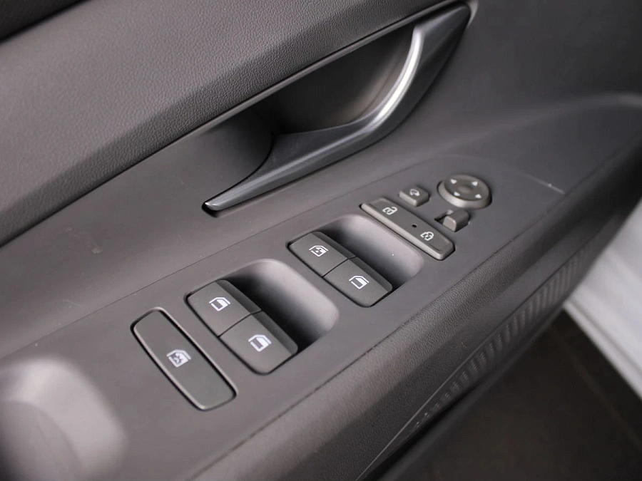 Hyundai Elantra, 2021г., передний привод, автомат
