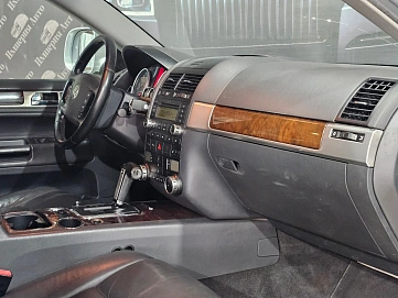 Volkswagen Touareg, 2008г, полный привод, автомат