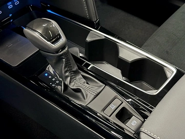 Toyota Camry, 2025г, передний привод, вариатор