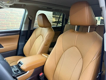 Toyota Highlander, 2025г, полный привод, автомат