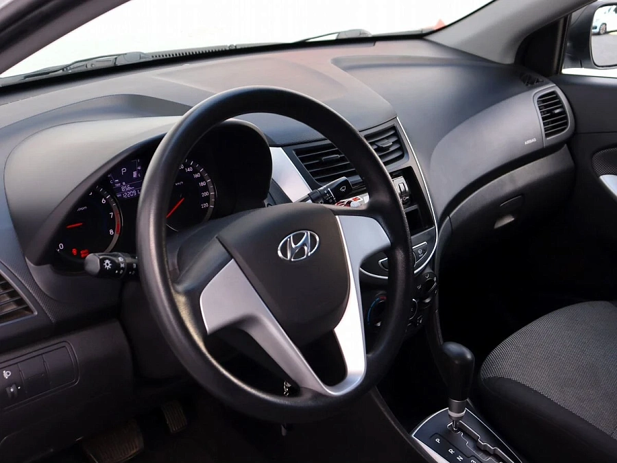 Hyundai Solaris, 2013г., передний привод, автомат