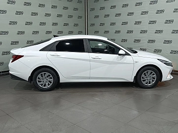Hyundai Elantra, 2022г, передний привод, механика