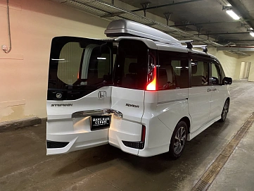 Honda Stepwgn, 2016г, передний привод, вариатор