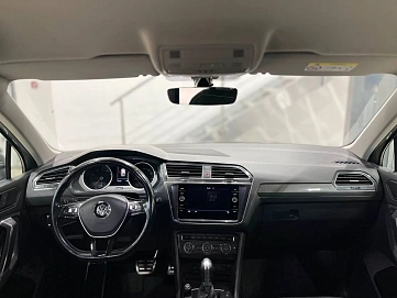 Volkswagen Tiguan, 2018г, передний привод, робот