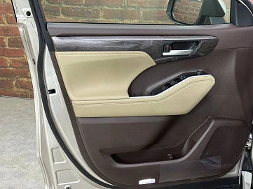 Toyota Highlander, 2025г, полный привод, автомат